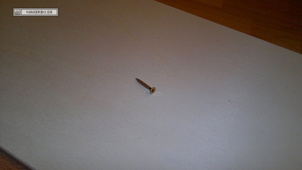 Eckhaus 450x450x210mm mit Schwenktür