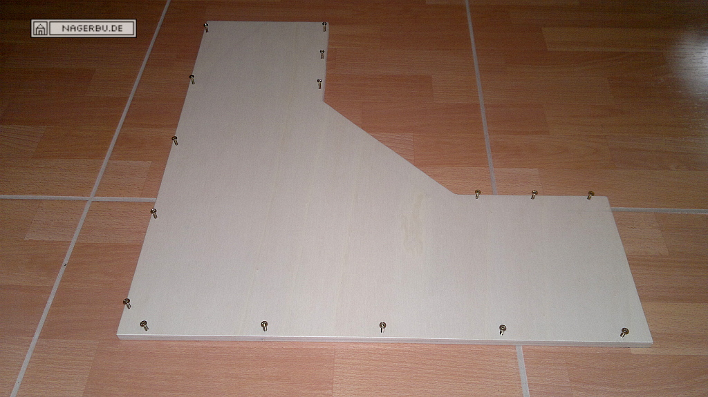 Eckhaus 450x450x210mm mit Schwenktür